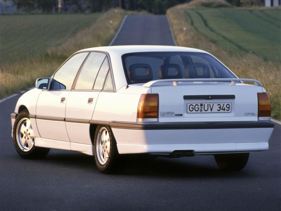  Opel Omega 3000 (A) 1987 года  (фото 28 из 29)